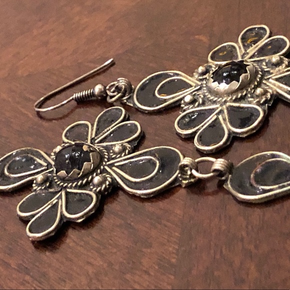 Vintage Black Balinese inspired earrings - Picture 5 of 10